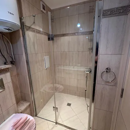 Golden Sun Apartment *